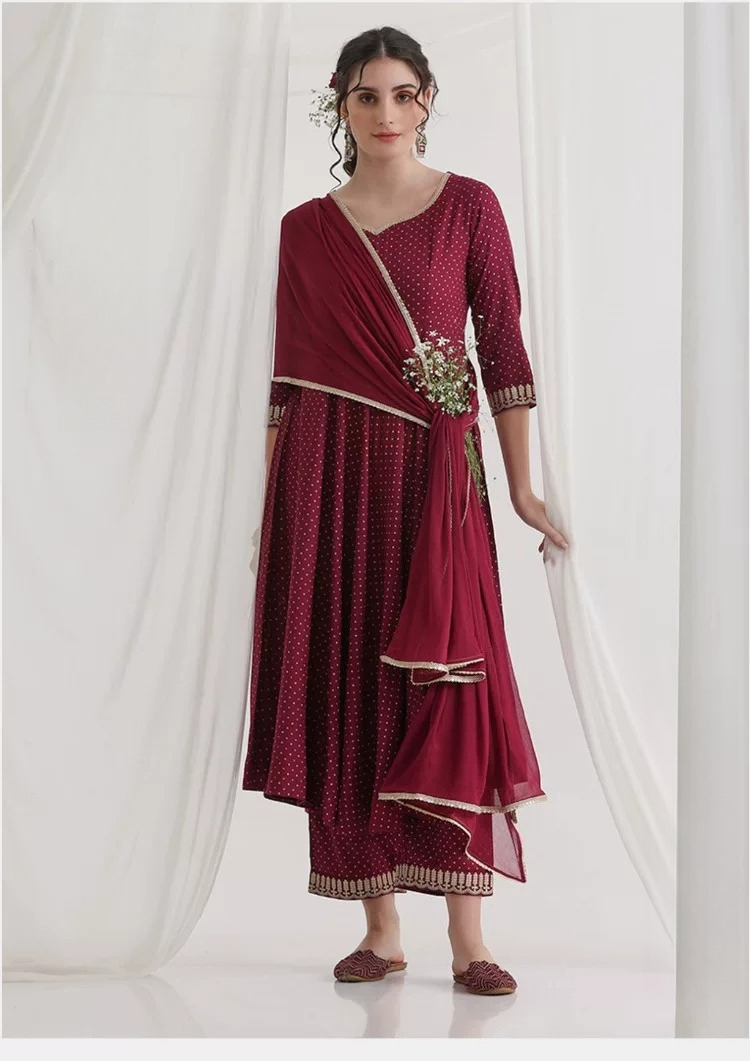 Summer Clothing Pakistan - Dames Maroon Etnische Kurta Set Polka